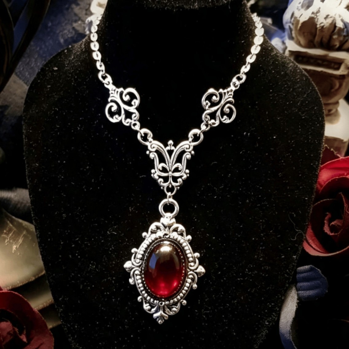 Vampire Cameo Necklace,Blood C - Men'S Victorian Accessories 评论和价格