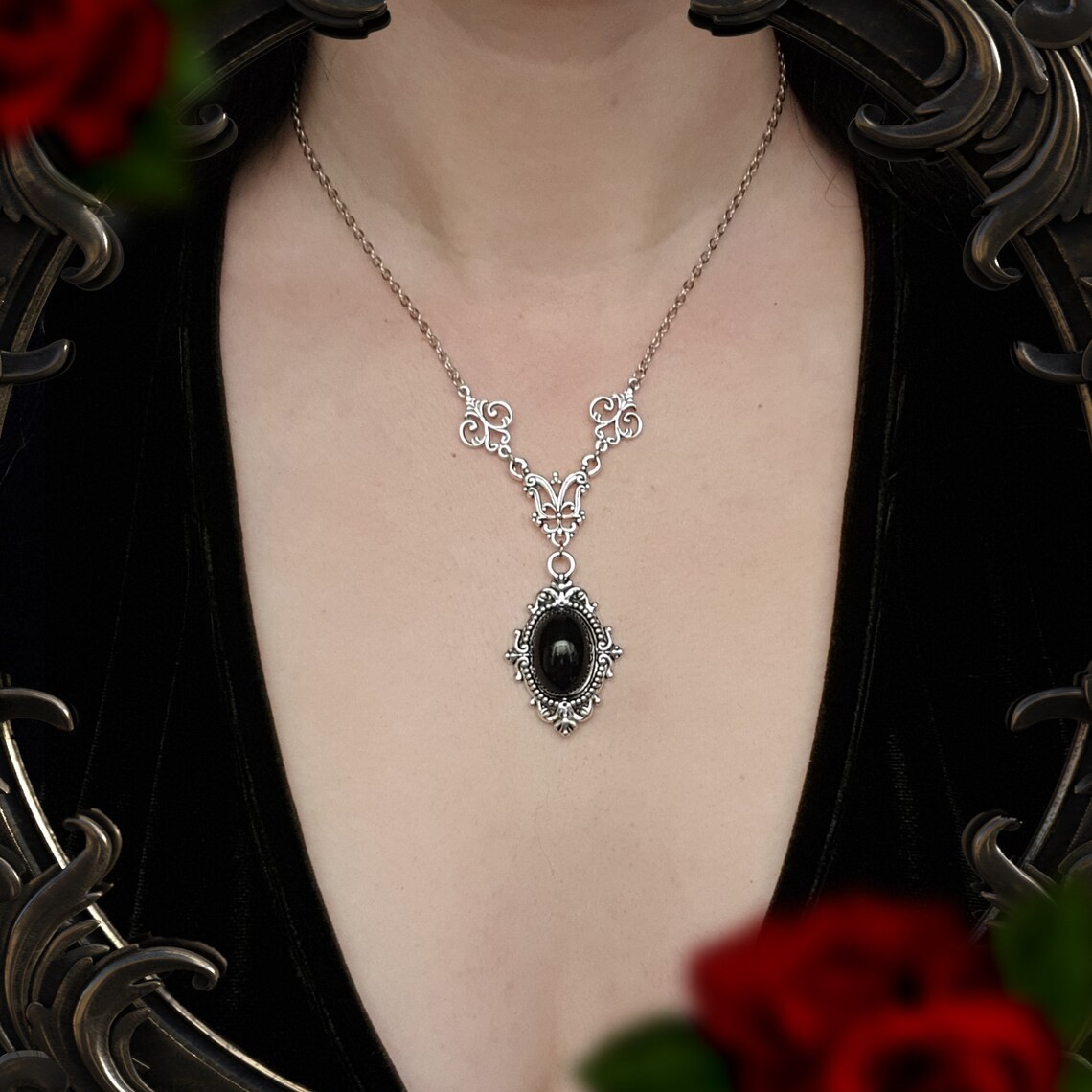 Vampire Cameo Necklace,Blood C - Men'S Victorian Accessories 评论和价格